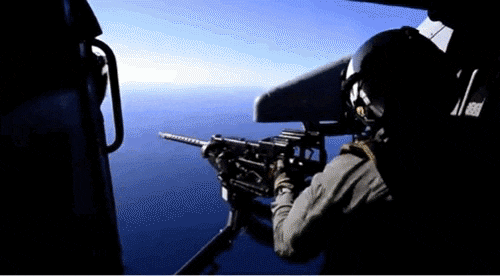 미 해군 3함대 소속 LHD-2 에식스(USS Essex)함에 탑재 MH-60 '시 호크'의 무인기 격추 훈련 영상. /유용원TV
