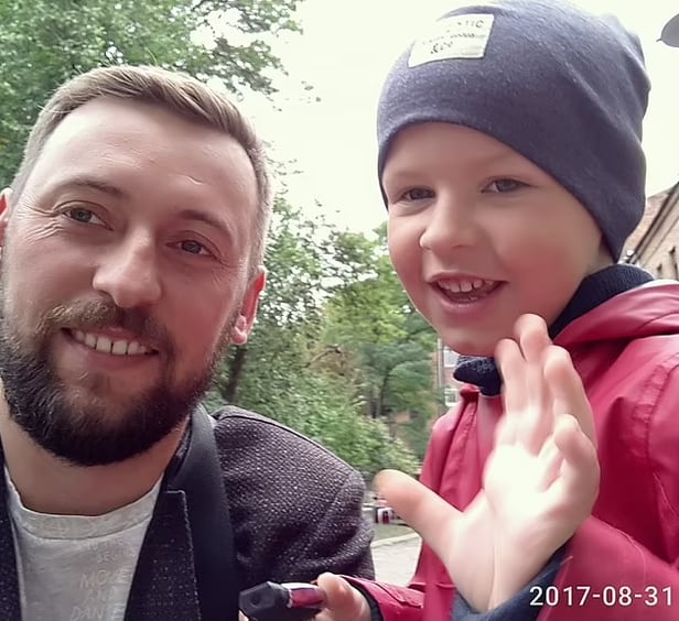 올렉 비치코와 그의 아들 티모피의 생전 모습. /페이스북