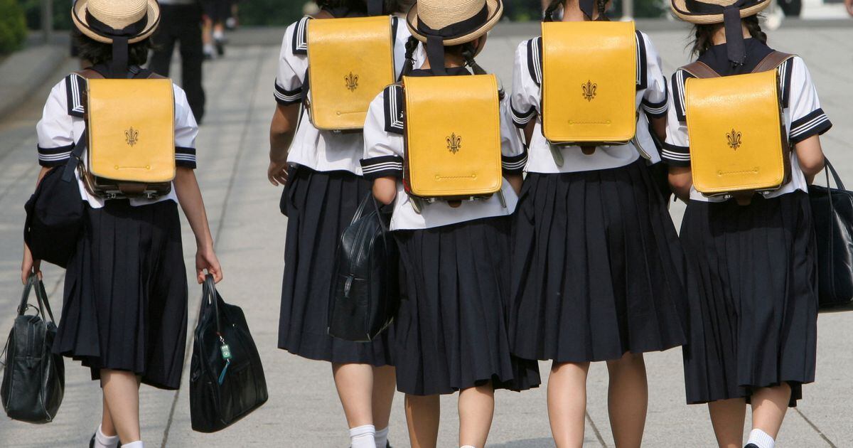 6年生も上を脱ぐ…日本の小学校健康診断で「脱ぎたくなかった」