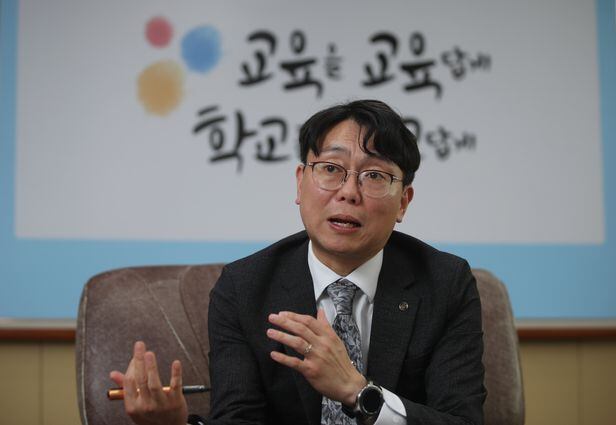 20일 오후 서울 서초구 한국교총회관에서 박정현 한국교총 신임 회장이 본지와 인터뷰를 갖고 있다. / 장련성 기자