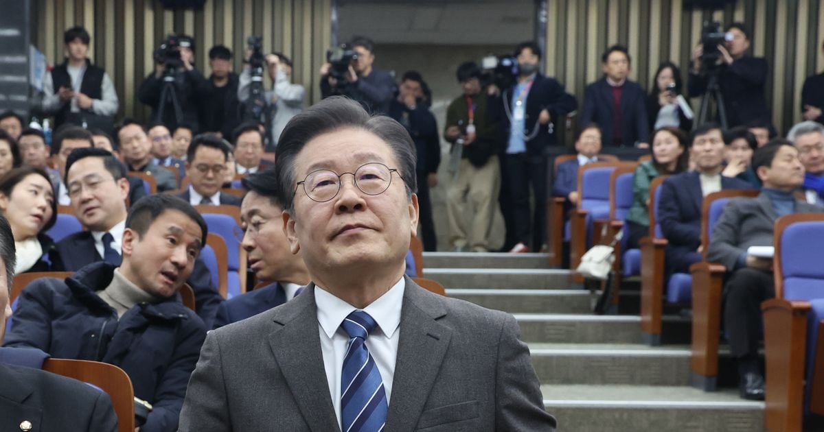 Democratic Party of Korea Leader Lee Jae-myeong Attends General Meeting Amid Growing Conflict with Pro-Moon Camp