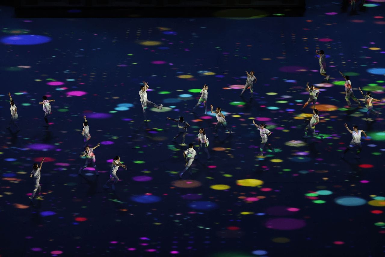 23일 올림픽 스타디움(신국립경기장)에서 열린 2020도쿄올림픽 개회식에서 '따로 또 같이' 공연이 펼쳐지고 있다. 2021.07.23. 도쿄=이태경 기자