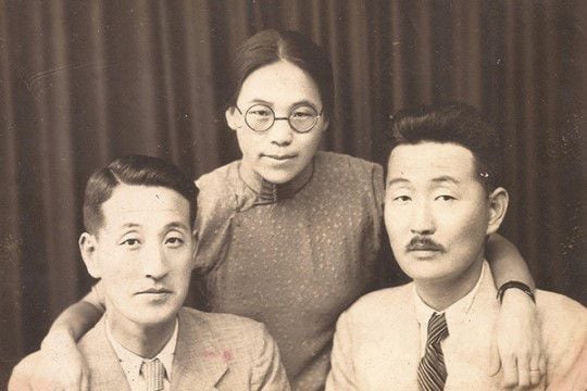 이상화(왼쪽)와 맏형인 독립운동가 이상정 장군, 가운데는 이상정 아내이자 조선의 첫 여성 비행사 권기옥이다./조선일보 DB