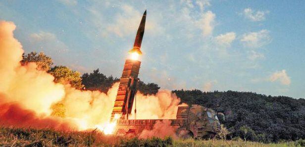 북한의 6차 핵실험에 대응해 우리 군이 4일 오전 동해안에서 사거리 300㎞인 현무-2A 탄도미사일을 발사했다.