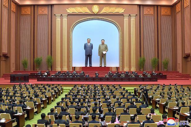 북한 최고인민회의 제14기 제4차 회의가 17일 평양 만수대의사당에서 진행됐다고 조선중앙통신이 보도했다. /조선중앙통신·연합뉴스