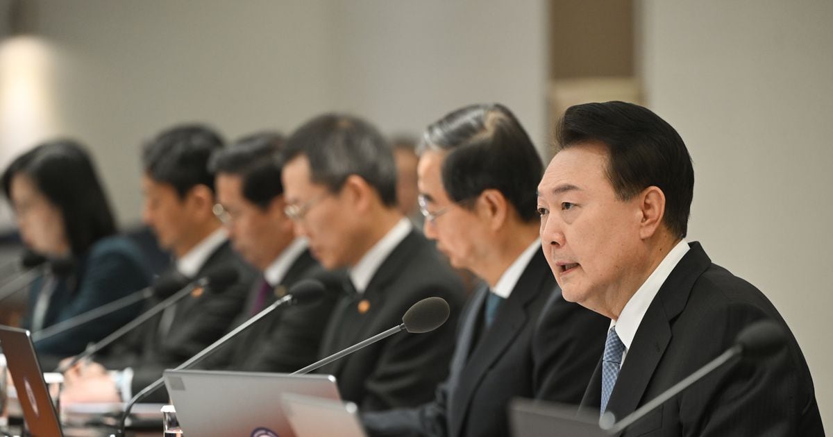 President Yoon Seok-yeol Urges Expansion of Doctor Workforce in Cabinet Meeting – Government Announces Increase of 2,000 Medical School Students