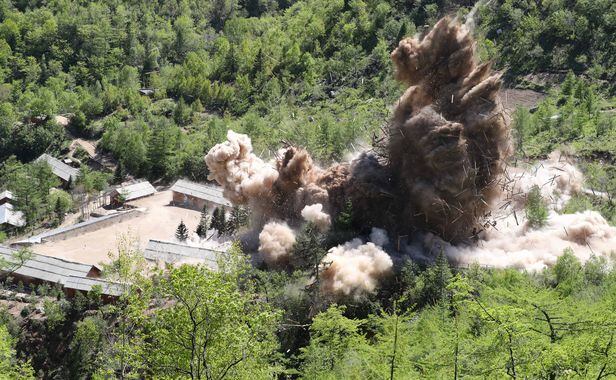 지난 2018년 5월 24일 북한이 풍계리 핵실험장 갱도 입구를 폭파하는 모습. /뉴스1