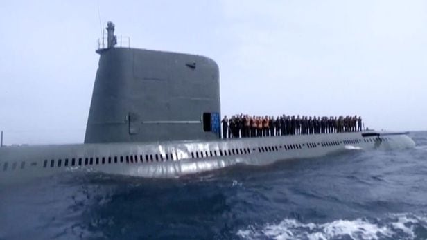 북한의 신포급(고래급) 잠수함. 2000t급으로 북극성1형 SLBM( 잠수함발사 탄도미사일) 1발을 함교에 탑재한다. /조선중앙TV