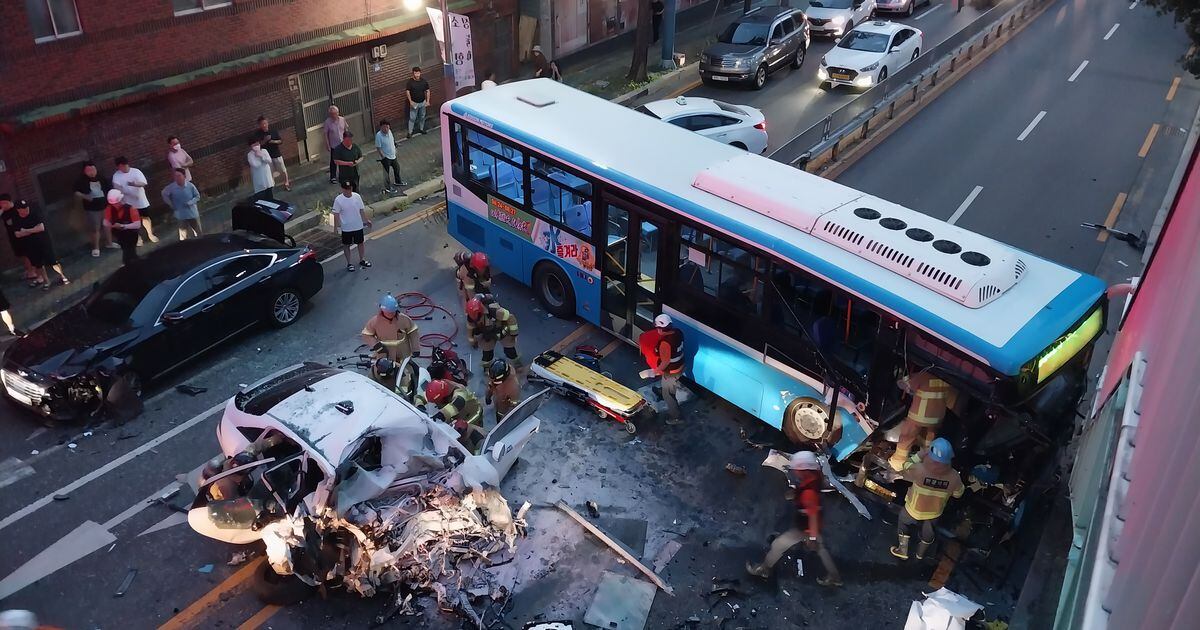 Fatal Taxi Collision with City Bus and Car at Seokjeon Intersection in Masanhoewon-gu, Changwon-si, Gyeongsangnam-do: Investigation Underway