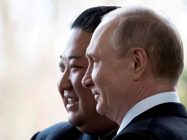 블라디미르 푸틴 러시아 대통령과 김정은 북한 국무위원장이 2019년 4월 25일 러시아 블라디보스토크에서 만나고 있는 모습. /로이터
