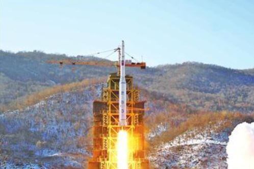 2016년 2월 7일 북한이 '광명성4호'인공위성을 발사하고 있다/연합뉴스