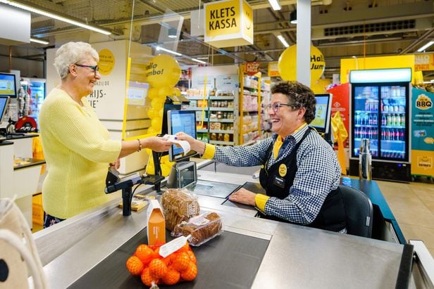 네덜란드·벨기에 수퍼마켓 체인 ‘점보’는 매장에 ‘수다 상자(Kletskassa)’라는 계산대를 도입했다. /점보