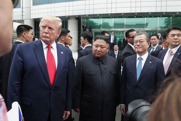 2019년 판문점에서 도널드 트럼프 당시 대통령(맨 왼쪽부터), 김정은 북한 국무위원장, 문재인 당시 대통령이 만났다. /청와대