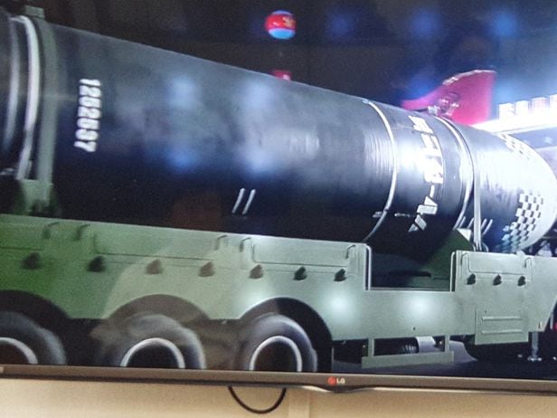 북한이 10일 노동당 창건 75주년 열병식에서 공개한 '북극성-4A'형 잠수함발사탄도미사일(SLBM)/조선중앙TV 캡처