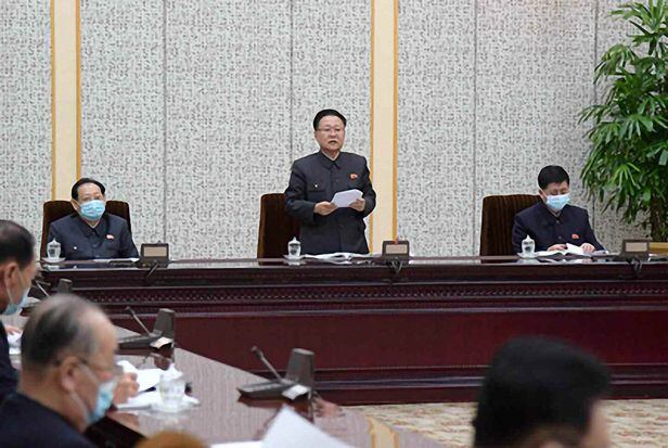 북한이 4일 만수대의사당에서 최고인민회의 상임위원회 전원회의를 열었다. /노동신문 뉴스1