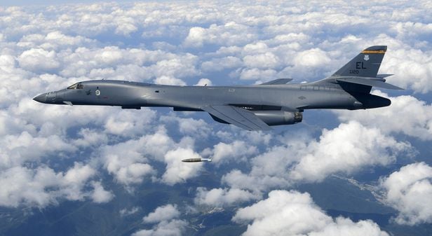 2020년 7월 한반도 상공에 전개된 미 전략폭격기 B-1B./공군제공
