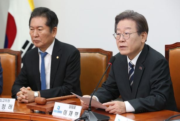 이재명 더불어민주당 대표가 22일 오전 서울 여의도 국회에서 열린 최고위원회의에서 발언을 하고 있다./뉴스1