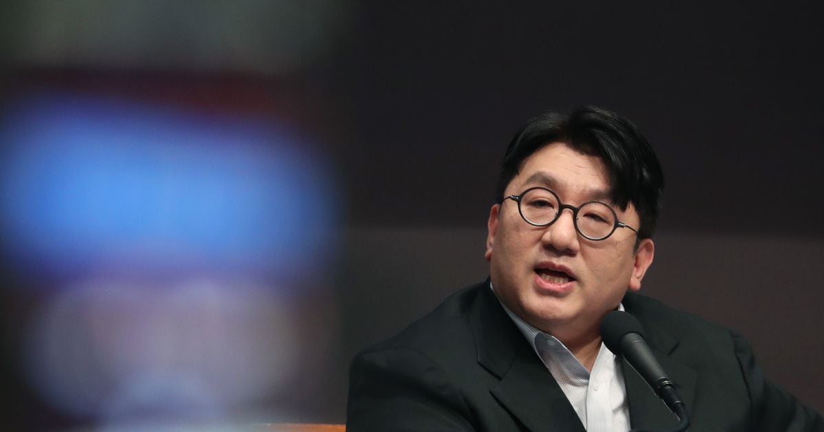 HYBE Chairman Bang Si-hyuk Ranks Third in Stock Ownership Among Global Pop Music Companies