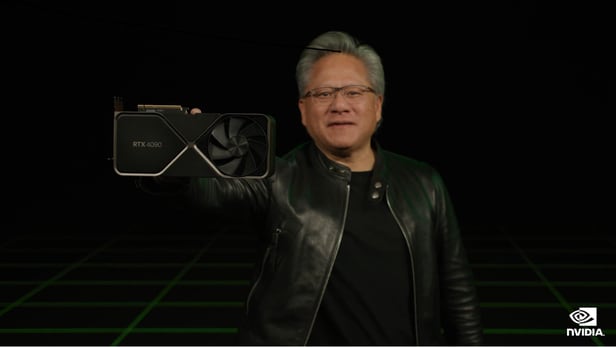 젠슨 황 엔비디아 CEO가 신제품 GPU 지포스 RTX 4090을 들어보이고 있다. /엔비디아 행사 캡처