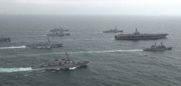 지난 4일 제주남방 공해상에서 한미 해군과 일본 해상자위대 함정이 해상 훈련을 하는 모습./연합뉴스