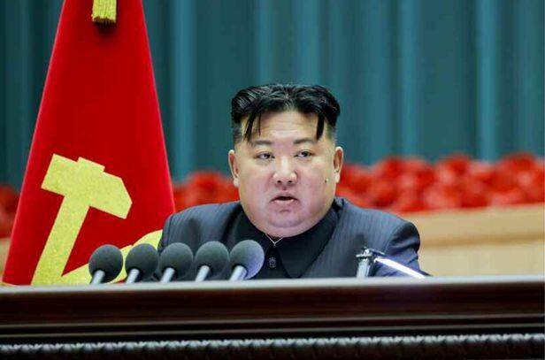 북한 김정은 노동당 총비서가 전날인 3일 열린 제5차 전국어머니대회에 참석해 개회사를 했다. 김 총비서는 "지금 사회적으로 놓고보면 어머니들의 힘이 요구되는 일이 많다"라며 어머니들의 역할 강화를 주문했다./로동신문, 뉴스1