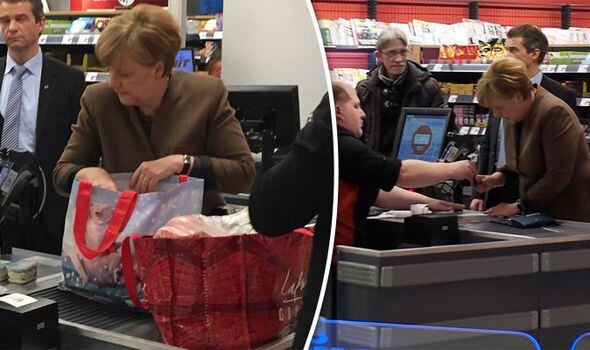 2018년 퇴근 길에 베를린 시내의 한 수퍼마켓에서 장을 보고 계산을 하는 앙겔라 메르켈 당시 독일 총리./트위터